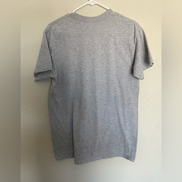 🎅🏼5/$10 GUC “mama” T-Shirt - Picture 4 of 4